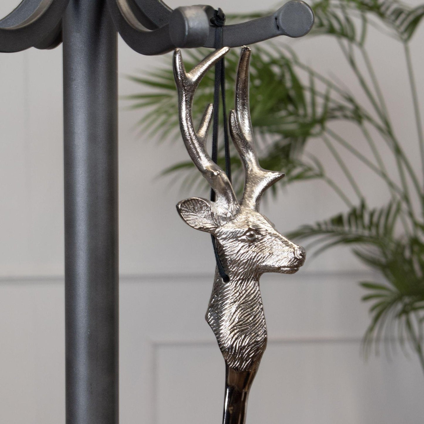 Silver Metal Nickel Stag Head Detail Shoe Horn