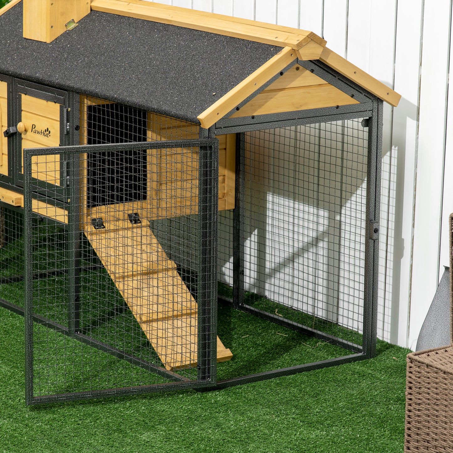 PawHut Outdoor Rabbit Hutch, with Run, Removable Tray, Asphalt Roof, 120 x 55.5 x 80cm